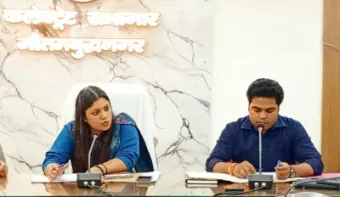 नोएडा में  मतदेय स्थलों के पुनर्निर्धारण पर राजनीतिक दलों के साथ डीएम ने की बैठक, 17 जुलाई तक मांगे सुझाव, हाईराइज सोसायटियों में नए मतदान केंद्र स्थापित करने के निर्देश