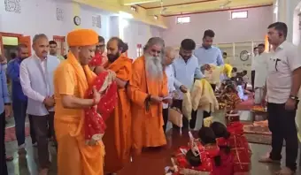 सीएम योगी ने किया महानवमी पर कन्या पूजन, बोले-मां भगवती का नवम स्वरूप सभी प्रकार की सिद्धियों को प्रदान करने वाला