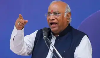 मल्लिकार्जुन खड़गे बोले- वोटर लिस्ट में होने वाले हर बदलाव का पूरा डेटा सार्वजनिक हो, साजिश के साथ लोगों के नाम वोटर लिस्ट से हटाए जा रहे