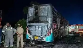 यमुना एक्सप्रेसवे पर स्लीपर बस में लगी भीषण आग, आग लगने से 9 यात्रियों की मौत, कई घायल