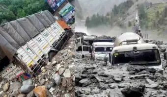 Jammu Kashmir Kishtwar Landslide: किश्तवाड़ में बारिश बनी आफत! भारी लैंडस्लाइड से कई वाहन मलबे में दबे, प्रशासन ने जारी किया अलर्ट