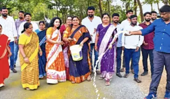 Siddipet: BRS cadres 'purify' roads used by Congress workers in Markook