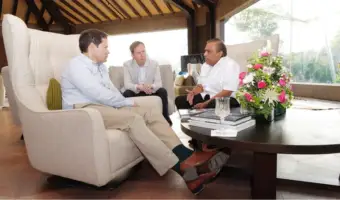 Mukesh Ambani के कारोबारी सामर्थ्य का अचानक मुरीद क्यों हुआ अमेरिका? Marco Rubio ने Jamnagar Refinery में क्या क्या देखा?