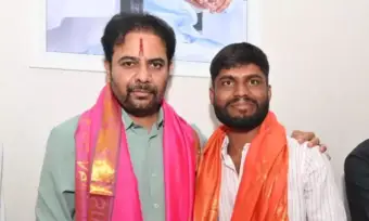 Hyderabad: తెలంగాణ భవన్‌లో కేటీఆర్‌ను కలిసిన బీఆర్ఎస్ యువ నాయకుడు గణేష్
