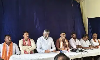 ದಸರಾ ರಜೆಯಲ್ಲಿ ತರಗತಿ, ಪರೀಕ್ಷೆ ನಡೆಸಿದರೆ ಪ್ರತಿಭಟನೆ: ಪ್ರಮೋದ್ ಮುತಾಲಿಕ್