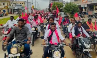 హామీలు అమలు చేయమంటే దాడులా: గాదరి కిషోర్