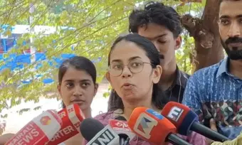 കേരള സര്‍വകലാശാലയിലെ വിദ്യാര്‍ഥി രാഷ്ട്രീയ നിരോധന മാര്‍ഗ രേഖയിലൂടെ നടപ്പിലാക്കുന്നത് ആര്‍എസ്‌എസ് അജണ്ട; എസ്‌എഫ്‌ഐ നേതാവ് ഐഷി ഘോഷ്