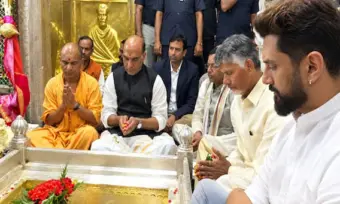 PM Modi 25 years public life:  వారణాసిలో  సేవా సంకల్ప్ అభియాన్ - మోదీ కోసం కాశీ విశ్వనాథుని వద్ద చంద్రబాబు, యోగి, రాజ్‌నాథ్ ప్రత్యేక పూజలు!