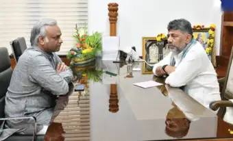 ದೆಹಲಿ ದರ್ಬಾರ್‌ನಲ್ಲಿ ಕರ್ನಾಟಕ ಸ್ಟಿಂಗ್ ಸದ್ದು: ವೇಣುಗೋಪಾಲ್ ಮುಂದೆ ಸತ್ಯ ಬಿಚ್ಚಿಟ್ಟರಾ ಪ್ರಿಯಾಂಕ್ ಖರ್ಗೆ-ಹೈಕಮಾಂಡ್ ಅಂಗಳದಲ್ಲಿ DK ಸರ್ಕಾರದ ಭವಿಷ್ಯದ ಚರ್ಚೆ?