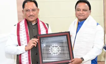 CM साय और ओडिशा CM माझी की मुलाकात : सामाजिक-सांस्कृतिक रिश्तों के साथ विकास कार्यों में बेहतर समन्वय पर चर्चा