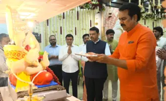 हर्षवर्धन पाटलांचं राजकीय 'गणेशदर्शन'! फडणवीस- शिंदे- राज ठाकरेंच्या भेटींनी इंदापुरात राजकीय चर्चेला उधाण!