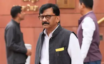 'ടെലിപ്രോംപ്റ്റര്‍ ഇല്ലാതെ വന്ദേമാതരം മുഴുവൻ ചൊല്ലാമോ?'; മോദിക്കും അമിത് ഷായ്ക്കും സഞ്ജയ് റാവത്തിന്റെ വെല്ലുവിളി | Sanjay Raut on Vande Mataram Controversy