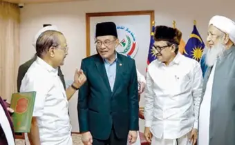 മലബാറുമായുള്ള ബന്ധം ഓര്‍ത്ത് മലേഷ്യൻ പ്രധാനമന്ത്രി; പുതിയകാലത്തിന്റെ യാഥാര്‍ഥ്യങ്ങളെയും വെല്ലുവിളികളെയും സ്വീകരിക്കാൻ മതനേതൃത്വം തയ്യാറാകണമെന്നും അൻവര്‍ ഇബ്രാഹിം
