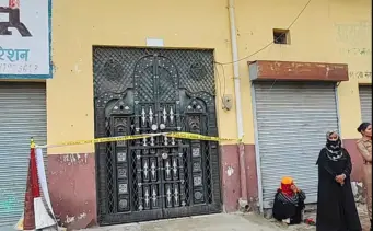 मुरादाबाद के अवैध गेस्ट हाउस में पुलिस का छापा: नाबालिग समेत तीन हिरासत में, महिला ने दो युवकों पर लगाया गैंगरेप का आरोप