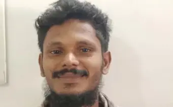 കൈവിലങ്ങുമായി വധശ്രമക്കേസ് പ്രതി പോലീസിനെ വെട്ടിച്ച്‌ രക്ഷപ്പെട്ടു