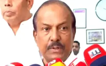 വന്ദേമാതരം മുഴുവന്‍ ആലപിക്കേണ്ടെന്ന് കുഞ്ഞാലിക്കുട്ടി, ഉത്തരവിനെക്കുറിച്ച്‌ അറിയില്ല, ചീഫ് സെക്രട്ടറിക്കെതിരെ നടപടി വരുമോ?