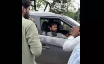 'आ गए लाशों पर राजनीति करने?' , अभिजीत दीपके से सवाल किया