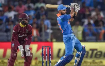वेस्टइंडीज के खिलाफ वनडे में सबसे ज्यादा शतक लगाने वाले टाॅप-5 बल्लेबाज, नंबर 1 पर किंग कोहली मौजूद
