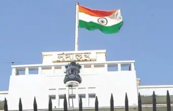 राज्यात तीन आयएएस अधिकाऱ्यांच्या बदल्या