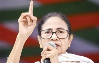 मला घराबाहेरही पडू देणार नाहीत; सुवेंदू अधिकारी यांच्यावर ममता बॅनर्जींचा गंभीर आरोप