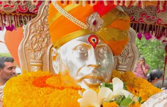 Photo - संतश्रेष्ठ गजानन महाराजांच्या पालखीचे बीड जिल्ह्यात आगमन