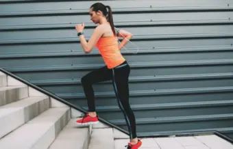रोज जिना चढण्याचे महत्त्वाचे फायदे, जाणून घ्या