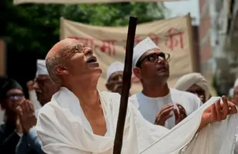 مہاتما گاندھی کے کردارمیں منوج باجپائی کی پہلی جھلک سامنے آگئی