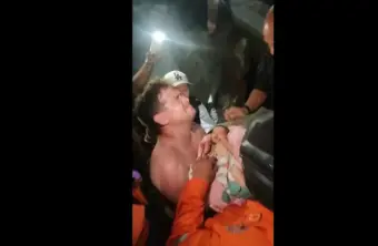 Newborn baby rescued from rubble of Venezuela quake after 32 hours