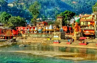 Bageshwar calls Bengalis pakhandis for eating non-veg during Puja