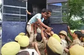 NATIONAL : દેશવ્યાપી વિદ્યાર્થી વિરોધ પ્રદર્શન માટે હાઇ એલર્ટ, ગુપ્તચર એજન્સીઓ AI ટૂલકીટ પર નજર રાખી રહી છે