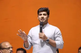 ഡോ. ശ്രീകാന്ത് ഷിന്‍ഡെ  പുതിയ വിദ്യാഭ്യാസ മന്ത്രിയായേക്കും; ക്യാബിനറ്റ് പുനഃസംഘടന ഉടന്‍