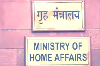 मलेशिया से डिपोर्ट किए गए बंबीहा गैंग के तीन कुख्यात गैंगस्टर, भारत लाए जाने पर गृह मंत्रालय का बड़ा बयान