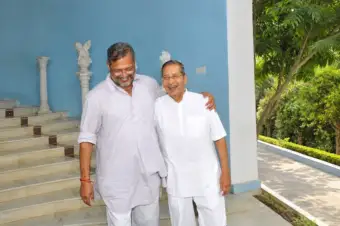 नाना पाटेकर शेती आणि शेतक-यांशी नाते जोडणारा माणूस -  अशोक जैन