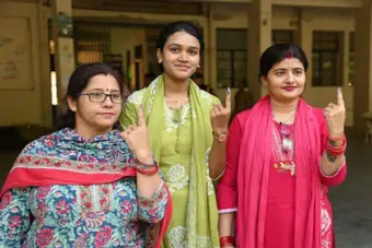 Election: यूपी-बिहार विधान परिषद की 19 सीटों पर मतदान जारी, 150 प्रत्याशी मैदान में; 27 अक्टूबर को आएंगे नतीजे