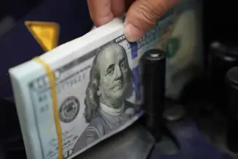 India's forex reserves decline $5 bn to $721 bn