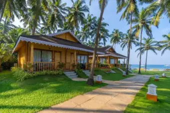Hyderabad tourists stranded in Goa on New Year's Eve; MakeMyTrip, resort fined ₹35K