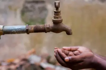 Water Crisis : পুরো পৃথিবীর জন্য 'ওয়ার্নিং বেল'! বিশ্বের সবচেয়ে উন্নত দেশের শহর জলশূন্য হওয়ার পথে, তিন লাখ মানুষ মৃত্যুর মুখে