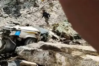 हिमाचल प्रदेश में भूस्खलन से टाटा सूमो में आग, 13 यात्रियों की मौत