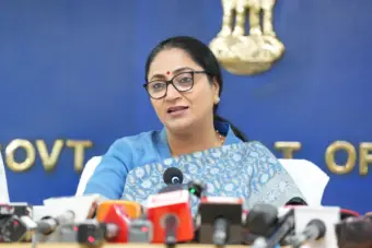 दिल्ली सरकार आंगनबाड़ी कार्यकर्ताओं के सम्मान में 'आंगन का मिलन' कार्यक्रम आयोजित करेगी : मुख्यमंत्री