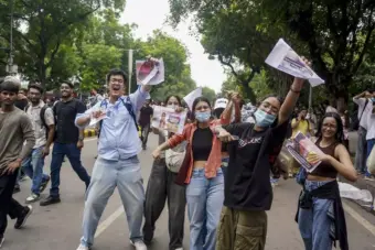 Jantar Mantar erupts after Pradhan's resignation; CJP insists on 2 more demands