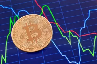 Bitcoin, Ethereum Gain; XRP, Dogecoin Dip as Trump Denies Iran Talks: Analyst Says BTC May 'Resume Its Advance' if This Support Holds