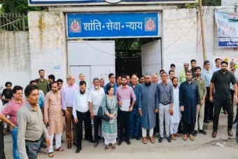 جامعہ ملیہ اسلامیہ کے رجسٹرارپروفیسرمہتاب عالم رضوی کی حمایت میں اتری ٹیم، 6 افراد کے خلاف ایف آئی آرکا مطالبہ، یہاں جانئے پورا معاملہ