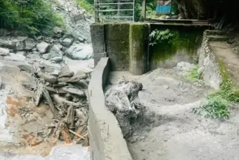 हिमाचल के रामपुर में बादल फटने से मची अफरातफरी, हाइड्रो प्रोजेक्ट को भारी नुकसान