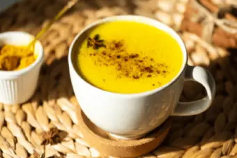 રોજની ચાથી કંટાળ્યા છો? અપનાવો આ 5 હેલ્ધી અને ટેસ્ટી હોટ ડ્રિંક્સ