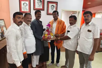 शेवगावच्या राजकारणात 'राजकीय भूकंप'; भाजपच्या जिल्हा उपाध्यक्षांचे सुपुत्र ठाकरे शिवसेनेत!