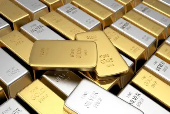 सोने की कीमतों में आई भारी गिरावट, चांदी में तेजी बरकरार! जानिए 24K, 22K और 18K गोल्ड के ताजा भाव