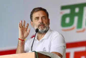 'কল্পকাহিনিতে আগ্রহ নেই, আগে বলুন ছাত্রদের উপর কে গুলি চালাতে বলেছে?' দিল্লির বিক্ষোভ নিয়ে শাহ বলবেন শুনেই তোপ রাহুলের