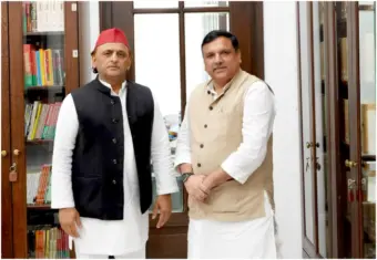 अखिलेश यादव से संजय सिंह ने की मुलाकात, AAP-सपा के बीच संभावित चुनावी गठबंधन पर सियासी हलचल तेज