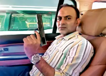 मुंबई में दबोचा गया लोन ठगी का आरोपी बृजेश तिवारी, हथियारों की फोटो दिखाकर जमाता था रौब