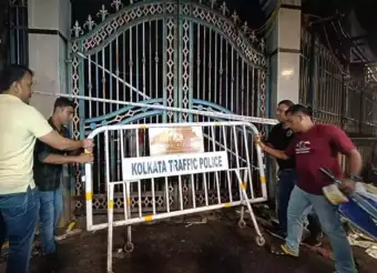 కోల్ కతాలో తొక్కిసలాట, 19 మంది మృతి